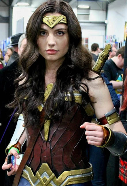 wonder woman cosplayer